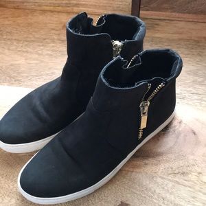 Black Zip Sneakers